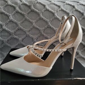 Saks fifth avenue pump Heels